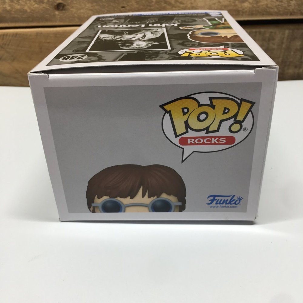 Funko POP John Lennon Guitar & Sunglasses #246 - Picture 6 of 7